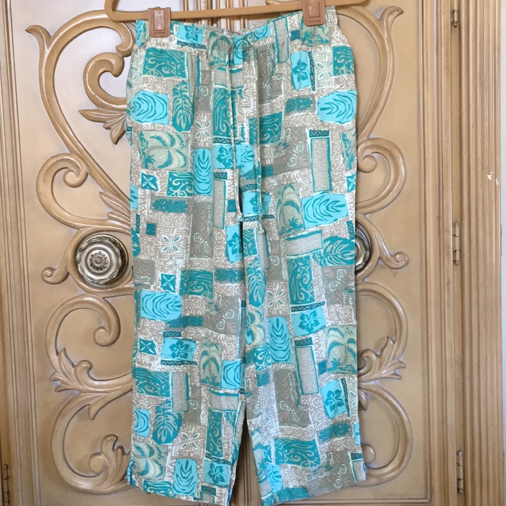 🦋 Napa valley petites tropical capris w/pockets